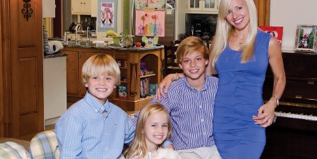Photo of Molly Shattuck along with her three children Spencer, Wyatt and Lillian
